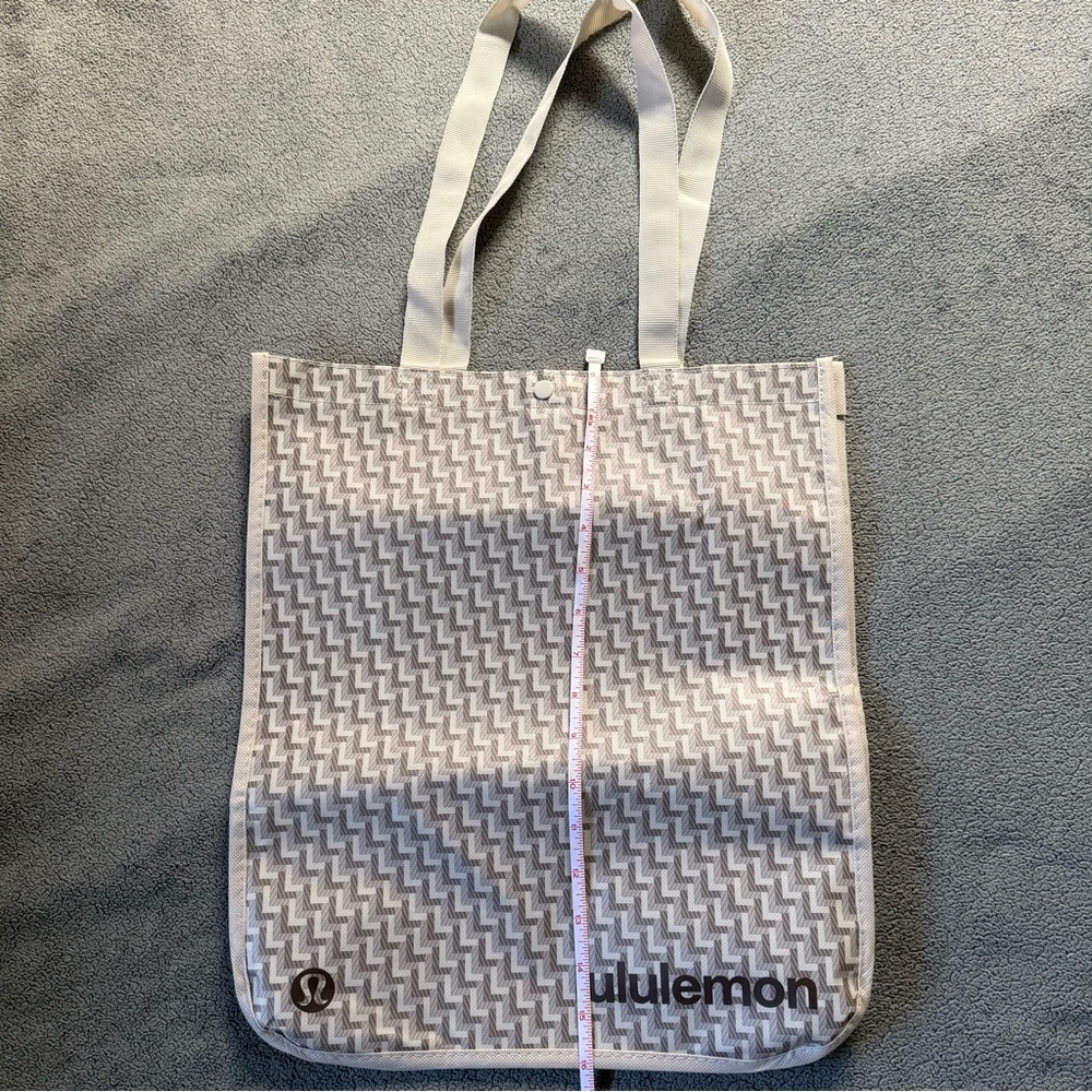 Lululemon Reusable Bag (Large) - Picture 5 of 5